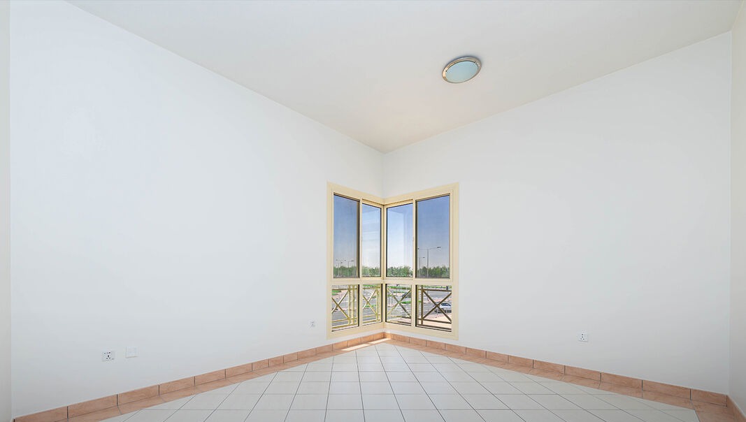Unfurnished Studio | AC & Gas Included — photo 2
